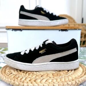 Puma Kids Black and White Suede Sneakers Shoes Size 1